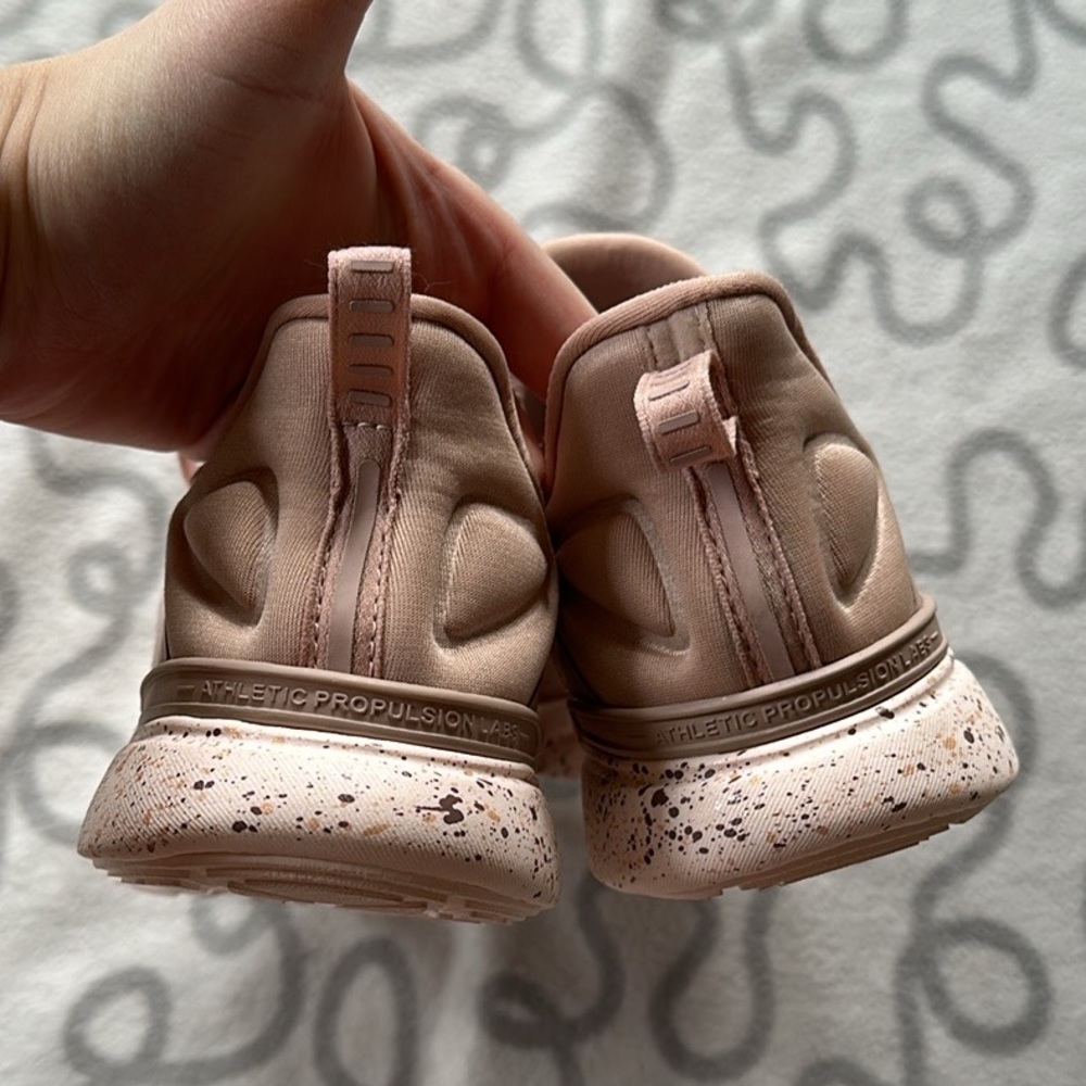 NWOT APL Techloom Tracer Sneakers in Rose Dust - Picture 6 of 9